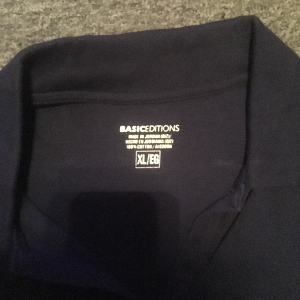 Polo - Picture 2 of 2
